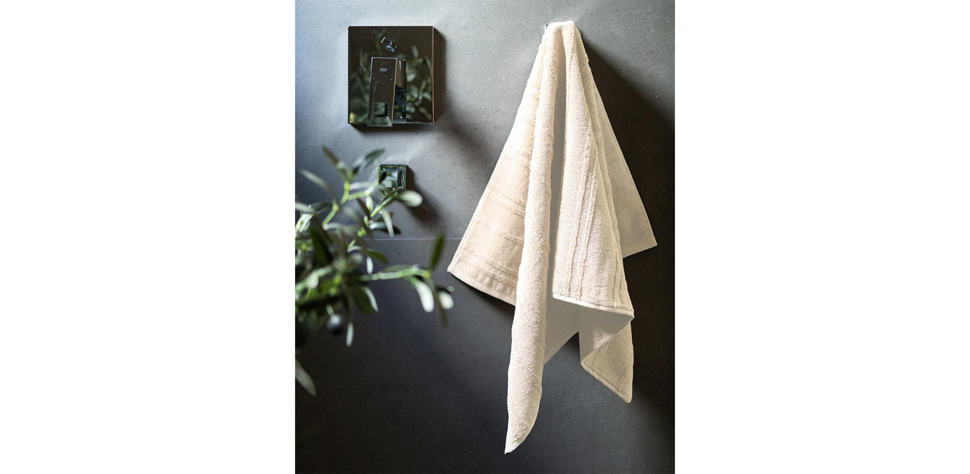 Divine Jacquard Towel 550GSM