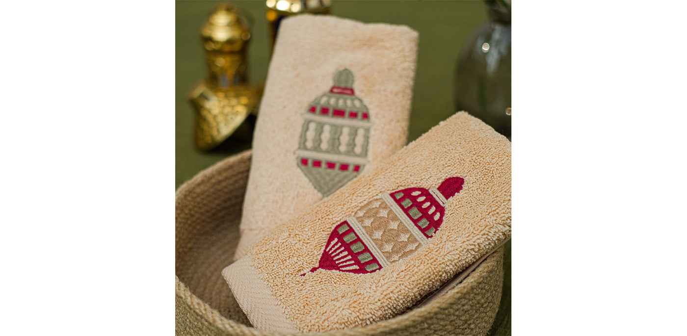 Earthy Lanterns Guest Towels Set