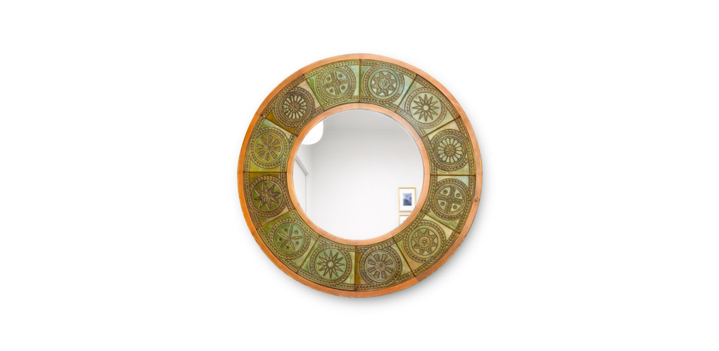Aghrew Mirror