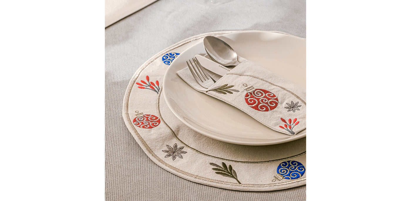 Festive Ornaments Cutlery Sleeve Set