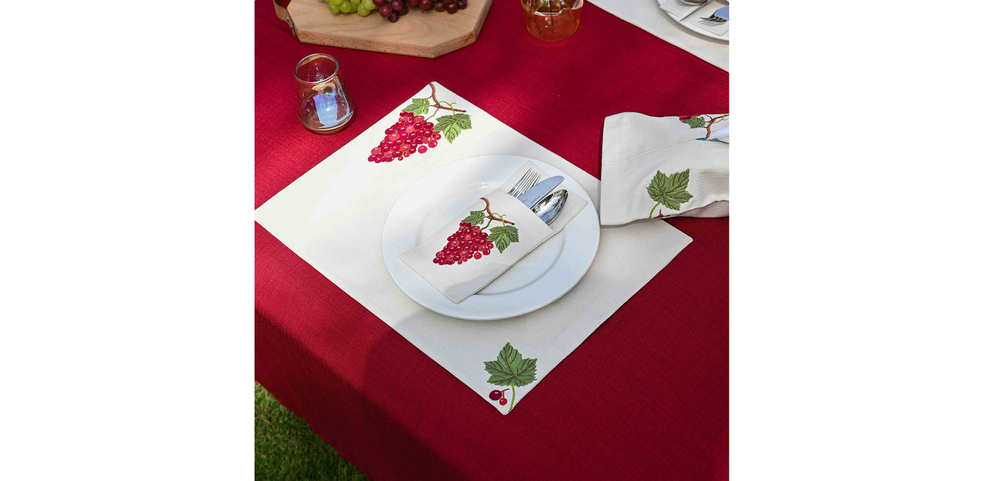 Grapevine Cutlery Sleeve Set