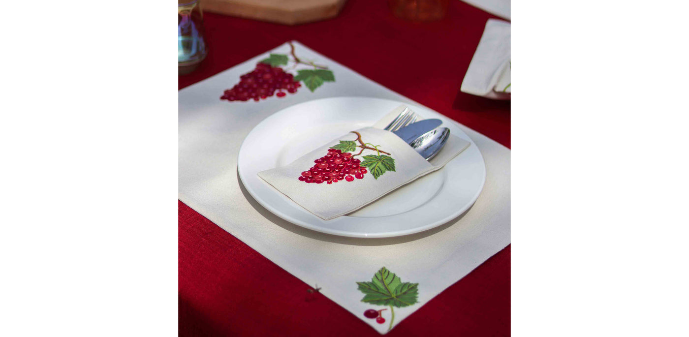 Grapevine Cutlery Sleeve Set