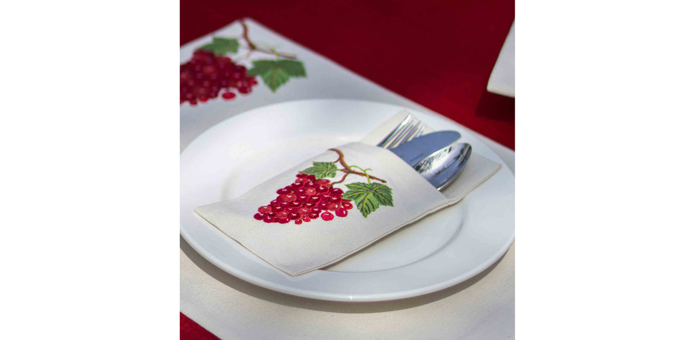 Grapevine Cutlery Sleeve Set