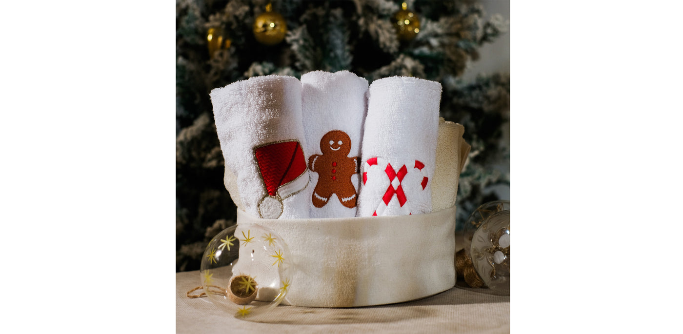 Holiday Cheer Guest Towel Set