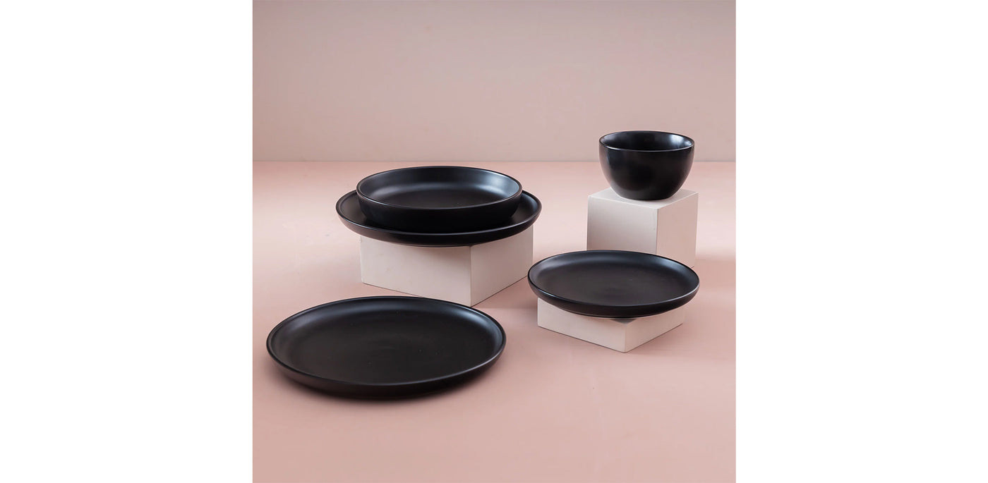 Midnight Elegance Dinner Set