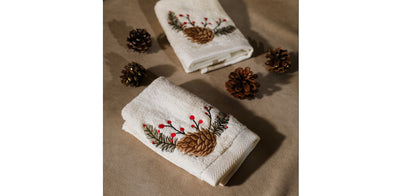 Pine Cone Guest Towels Set