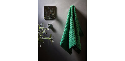 Streams Jacquard Towel 550GSM