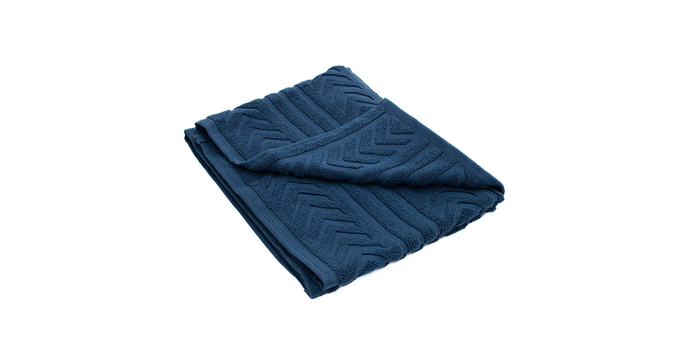 Streams Jacquard Towel 550GSM