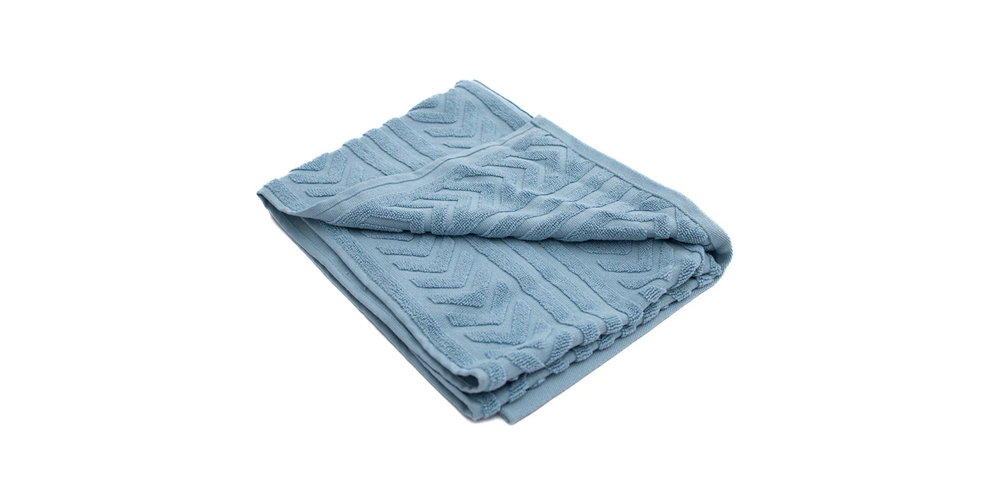 Streams Jacquard Towel 550GSM