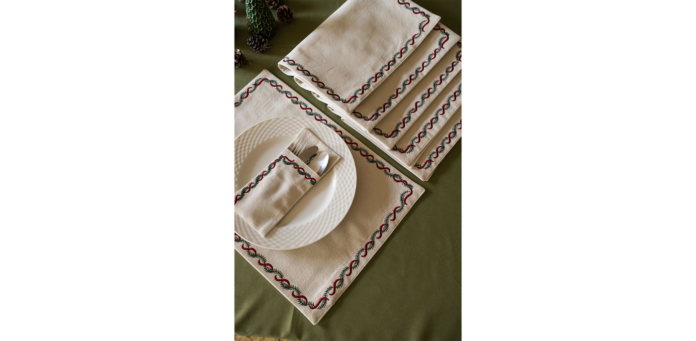 Christmas Garland Placemat Set