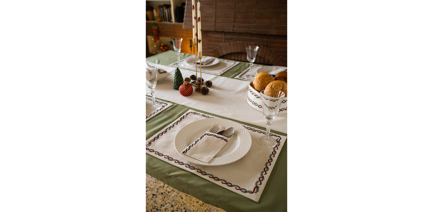Christmas Garland Placemat Set