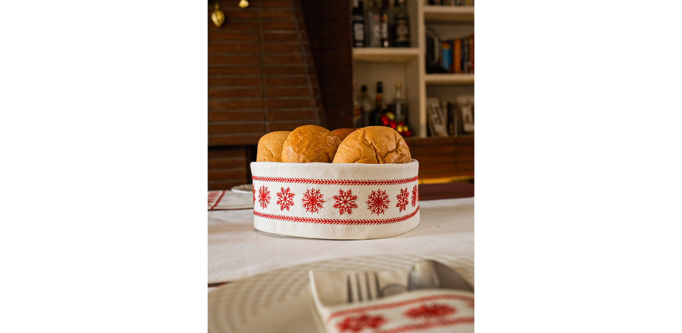 Snowfall Red Breadbasket