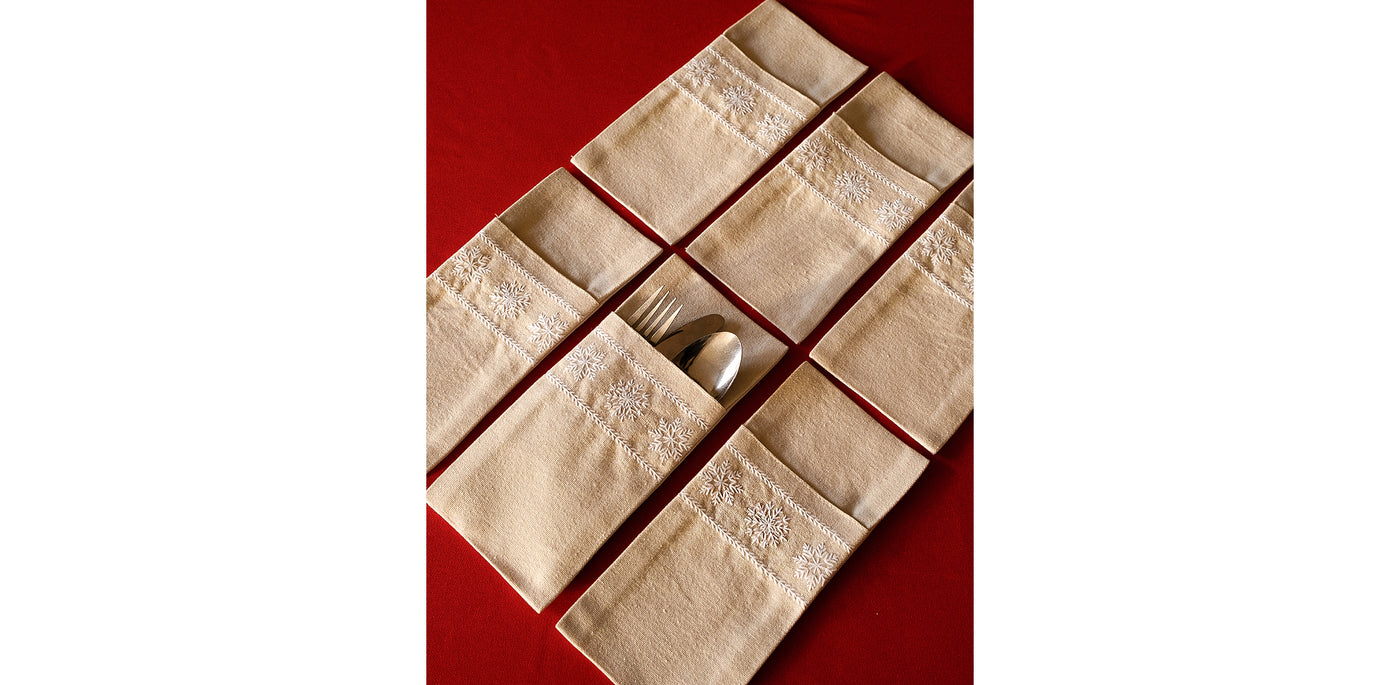 Snowfall White Cutlery Sleeve Set