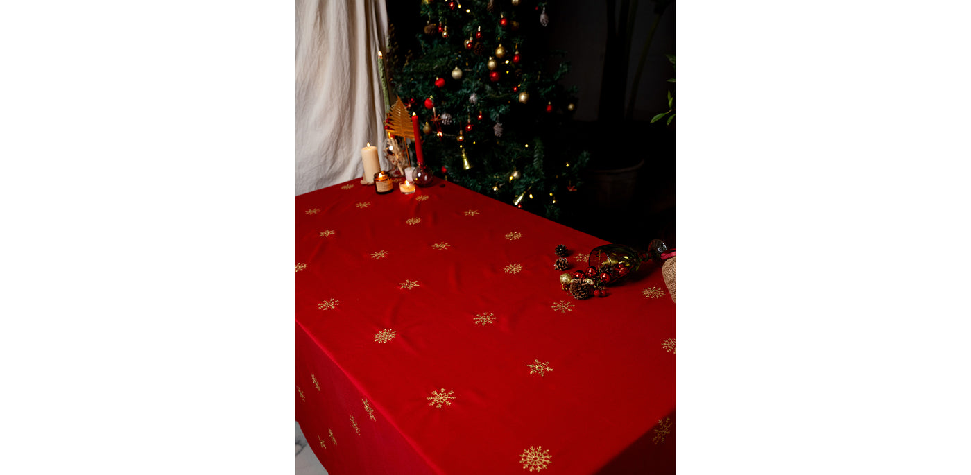 Snowflake Red Tablecloth