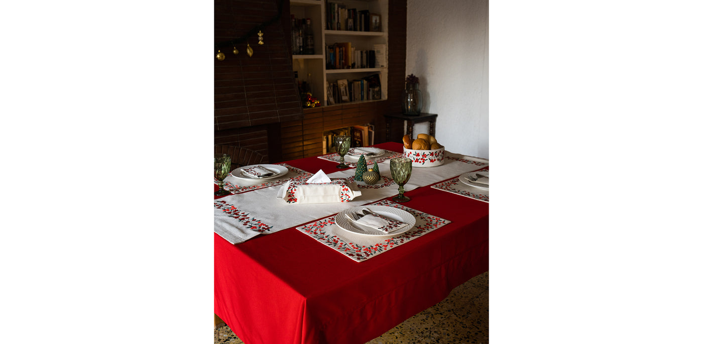 Berry Bliss Table Runner