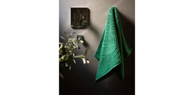 Vine Jacquard Towel 550GSM